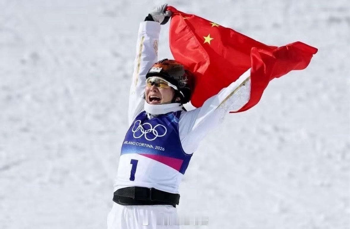 徐梦桃脚趾甲被掀起后仍坚持训练冬奥 那个把每一次摔倒都当作起跳的人，那个把每一滴