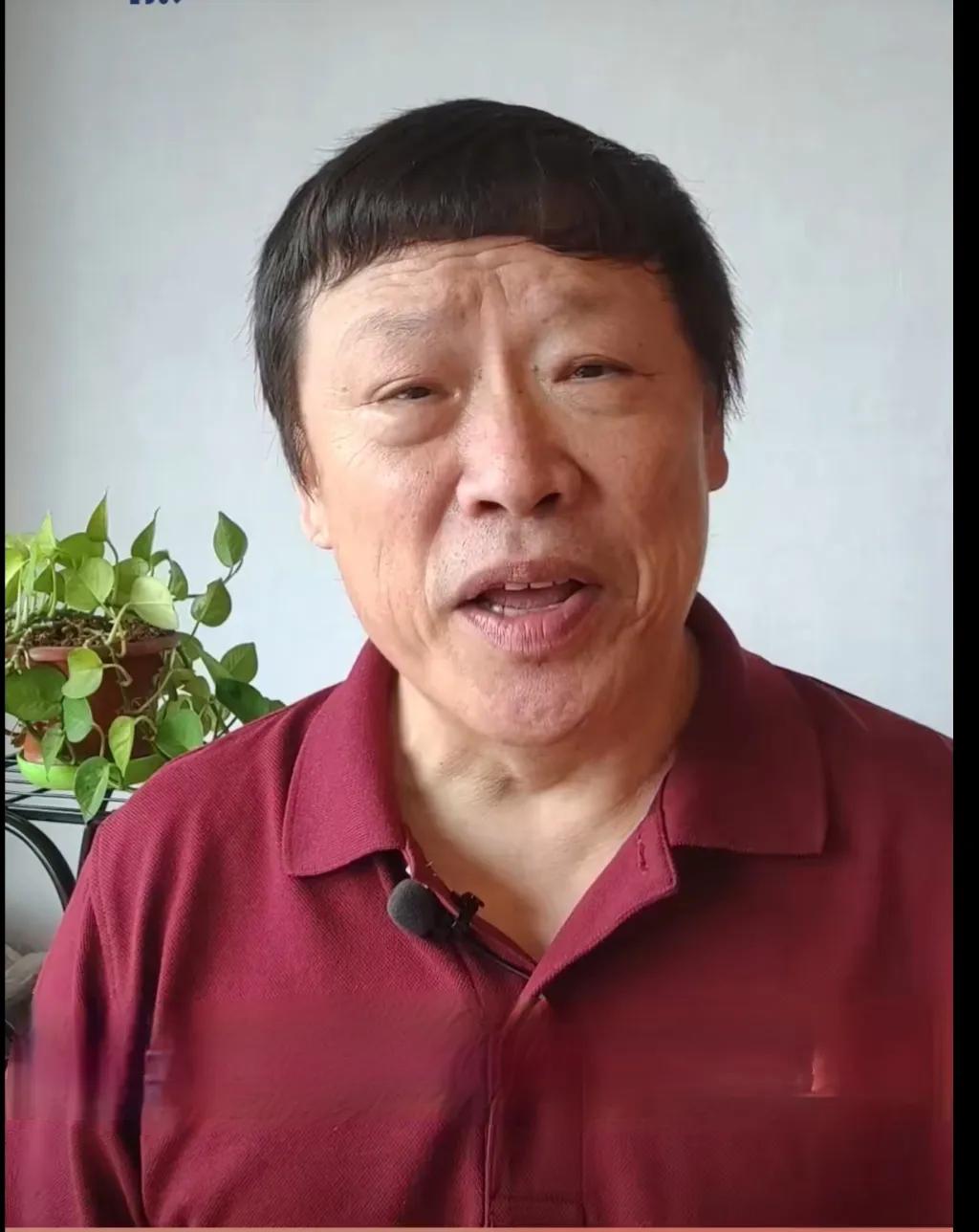 这位胡老先生什么时候能再次回归头条，为何久久不更新了。
算起来有个把月了，头条上