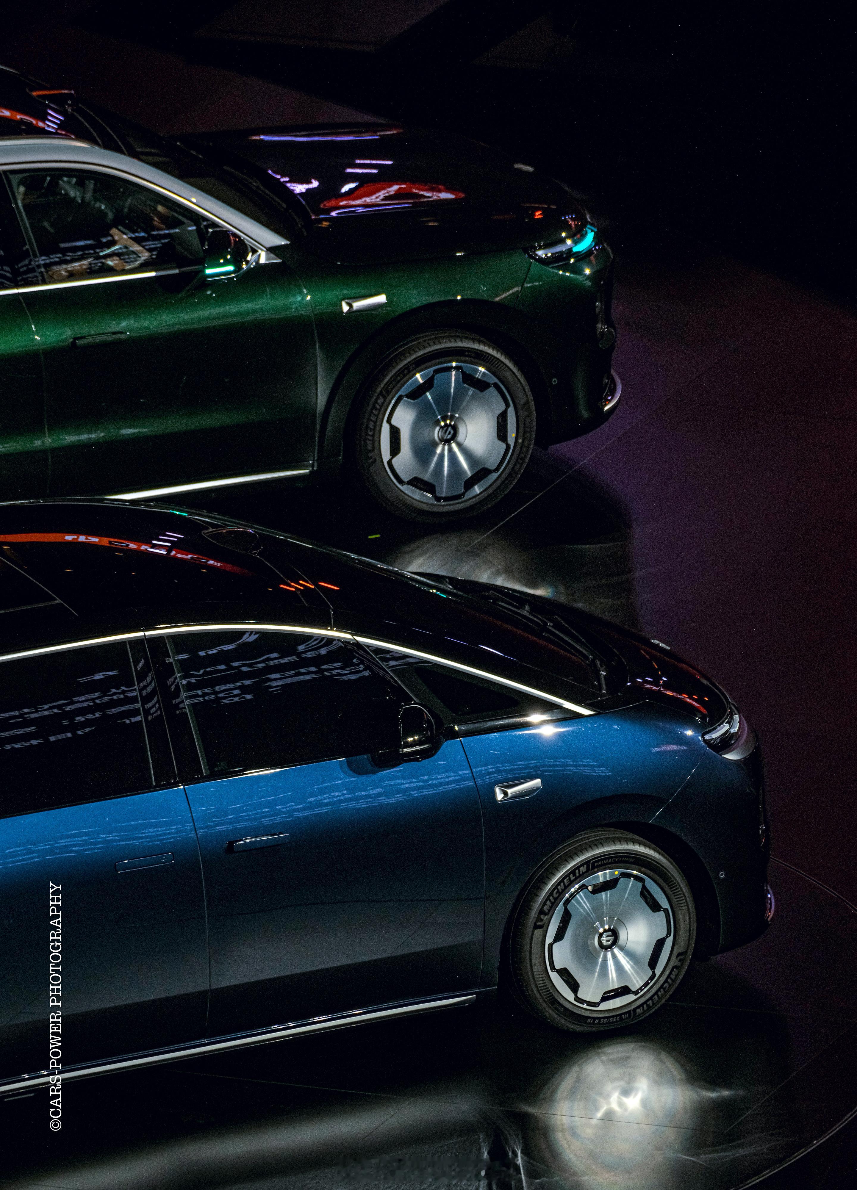 实拍📷📷📷👽D19全尺寸豪华SUV👽D99豪华MPV零跑双旗舰全球首发