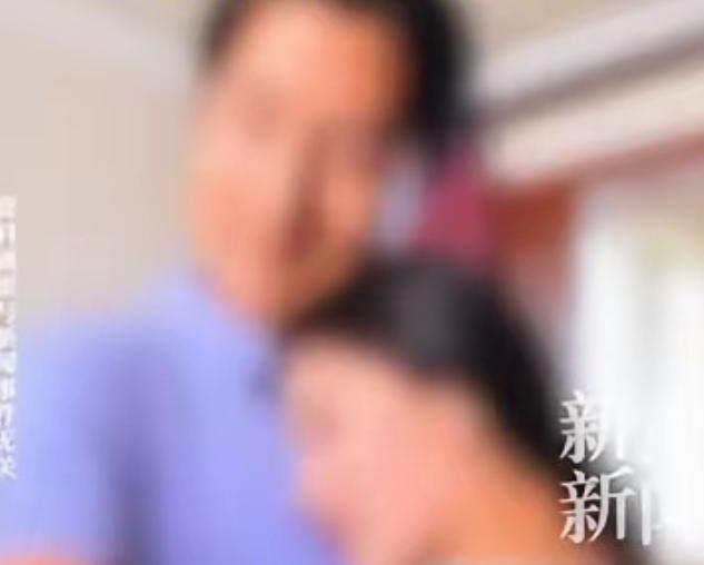 上海，一男的都61了，看着别人24岁年轻姑娘，又嫩又润，是真好啊，慢慢地心里劲儿
