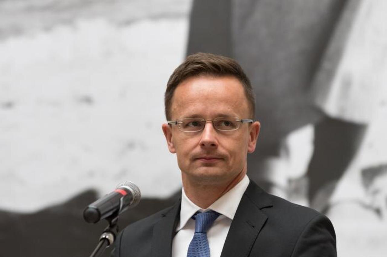 匈牙利外长就俄罗斯石油言论向泽连斯基发出警告
 

匈牙利外交与对外经济部长西雅