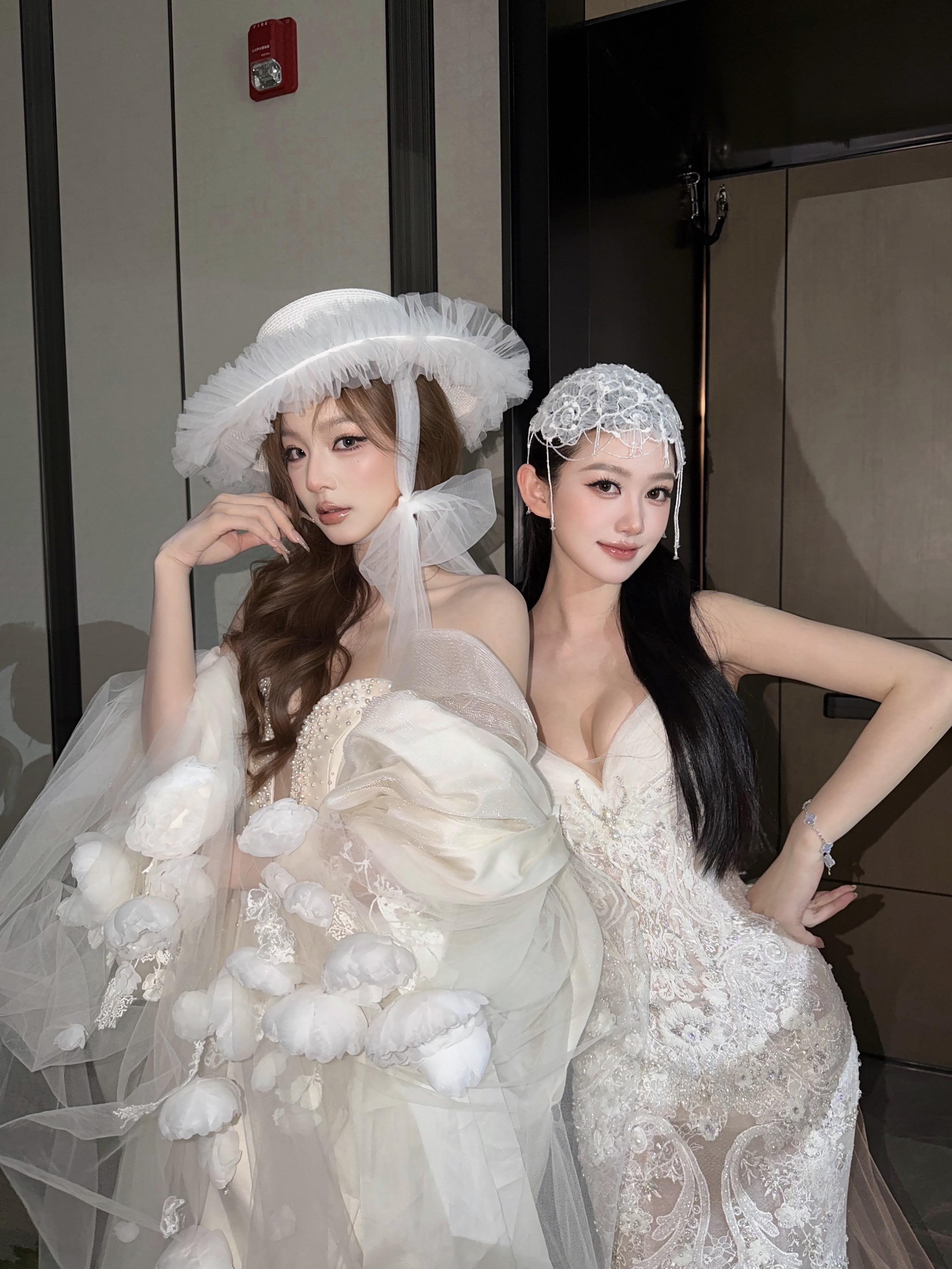 爱我们的继续 恨我们的别停