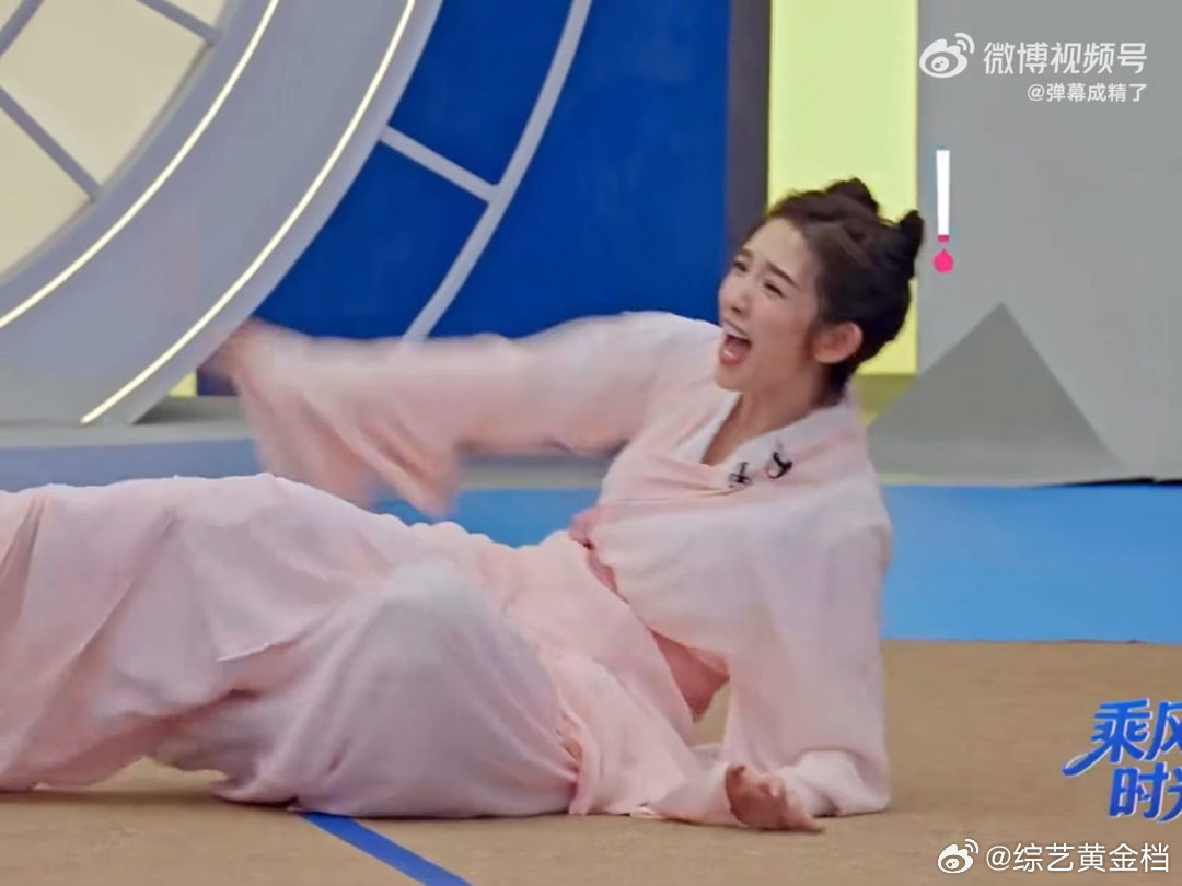 唐艺昕也不舒服了乌兰图雅三次暴击唐艺昕录制连轴转本就损耗精气神，再加三轮比拼接连