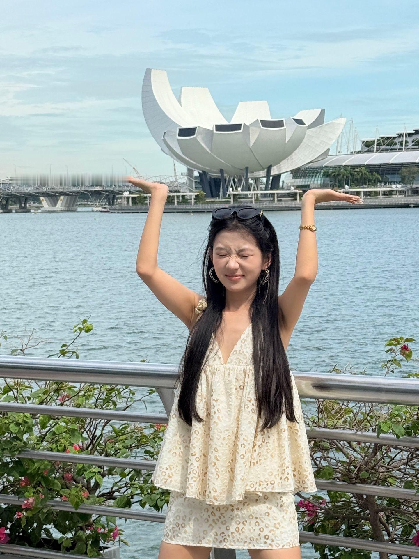 我不愿意以爱之名绑架任何人如果没有心甘情愿留下来陪我那我就关上灯一个人等到天亮 