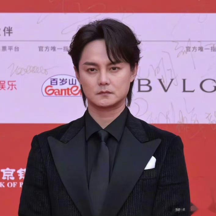秋雅一直很美艳，袁华打鱼沧桑了不少 ​​​