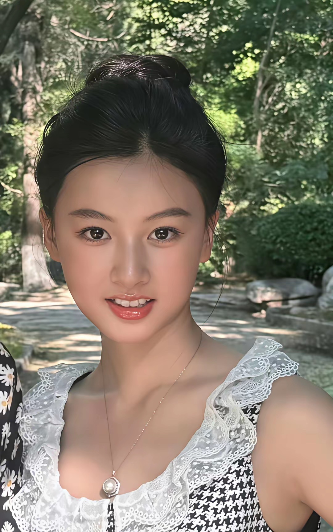 主角脸 花旦脸感觉内鱼好多年都没有这种长相了，甚至都有人说她是小张柏芝，真的是好