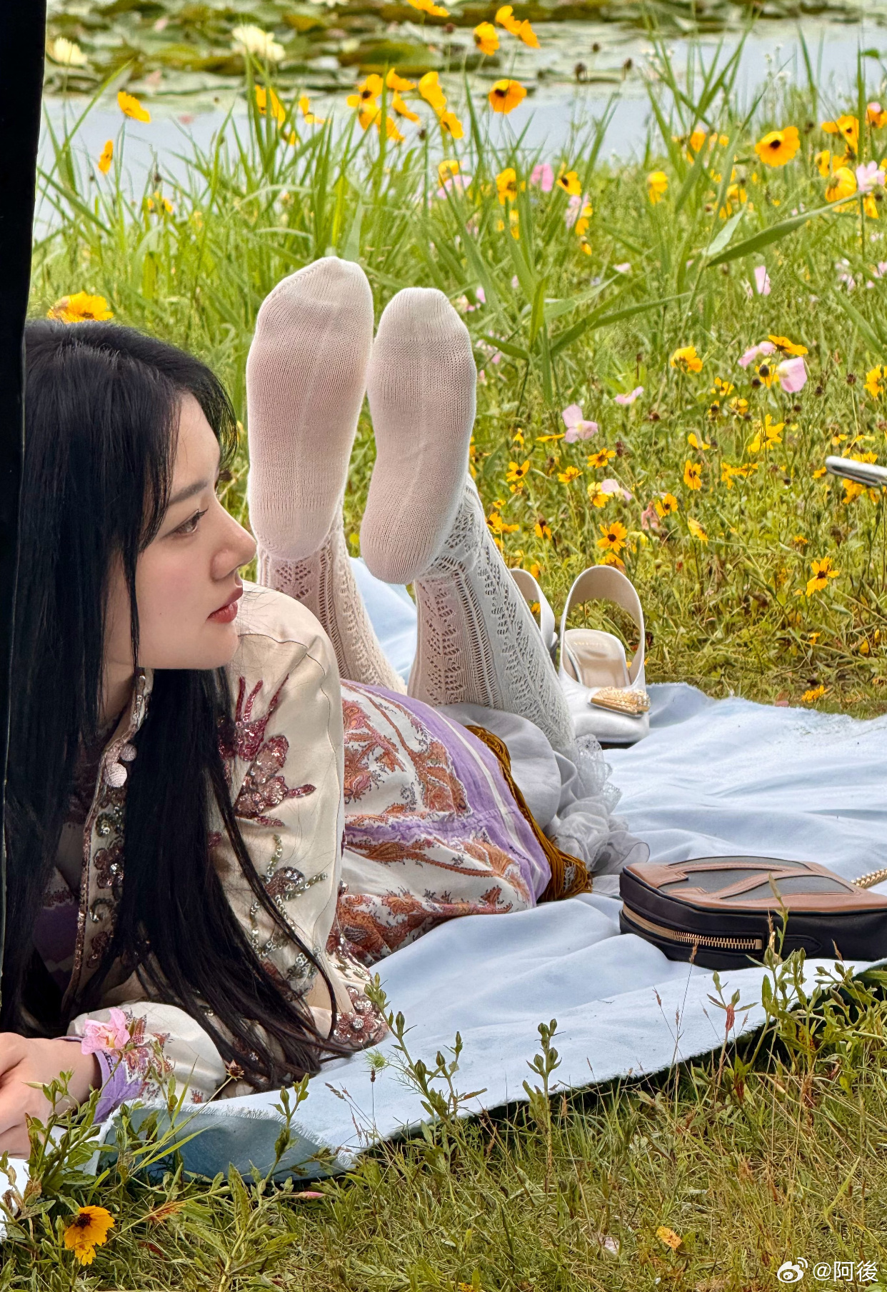 不是怎么注意力一下就被任敏的🦶吸走了 ​​​