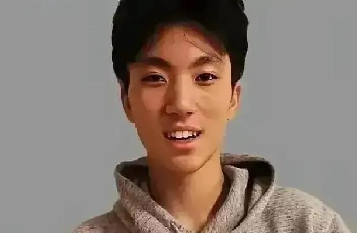 11岁的郭汾阳
在北京园子里首演《地理图》
表现得非常不错，台下观众的热情很高。