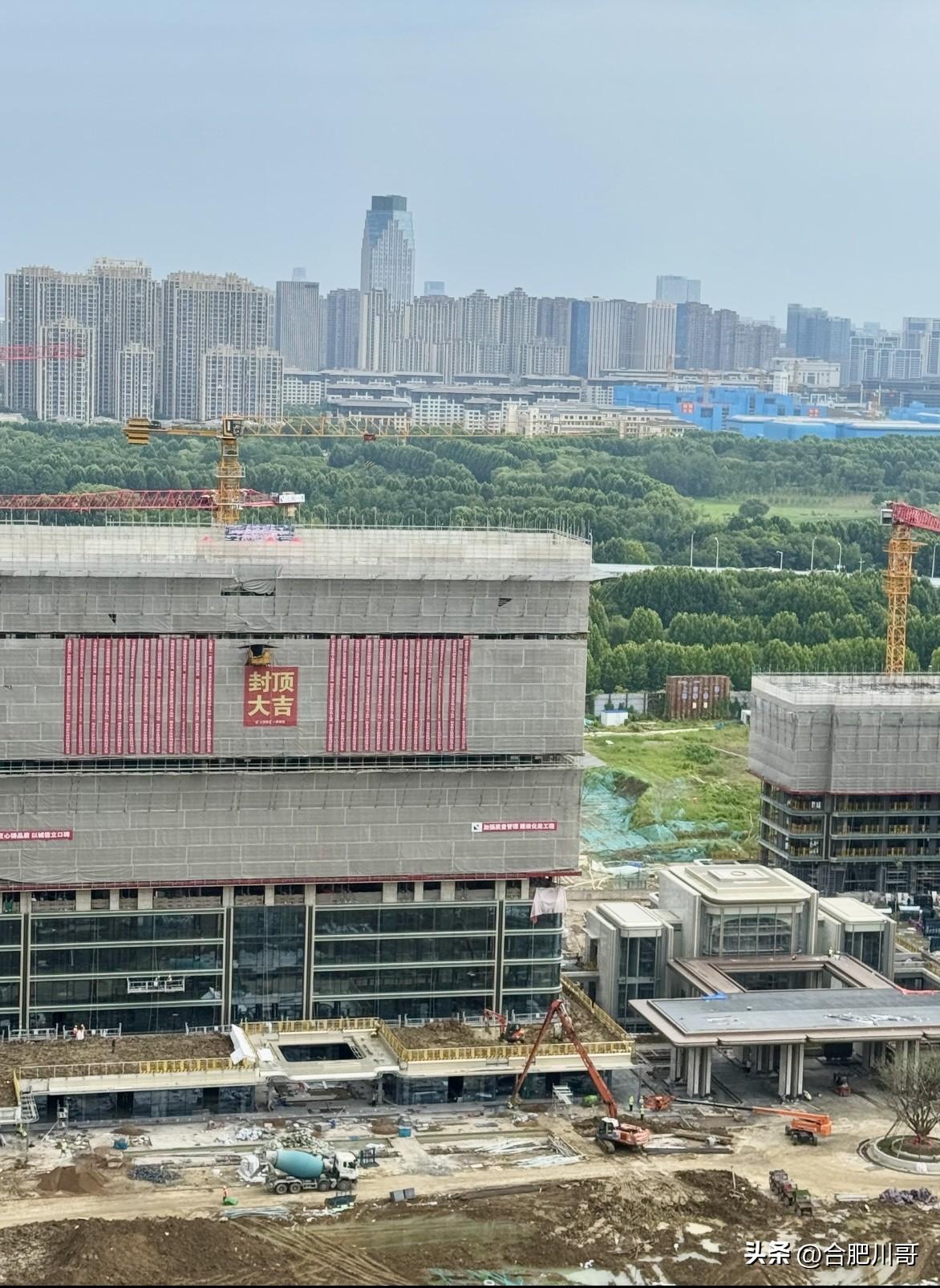 滨湖宝能四期地块，绿城潮鸣庐州部分楼栋都封顶了，为啥到现在示范区还未开放，另开盘