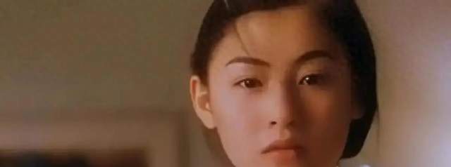 张柏芝现身青岛街头，低调出行风采依旧
