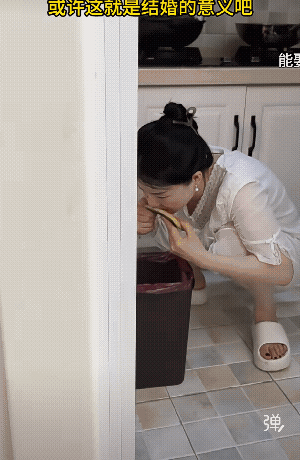 看了啃西瓜皮，心里酸酸的。这个家庭一定会幸福。这样的老婆值得拿命去爱她。