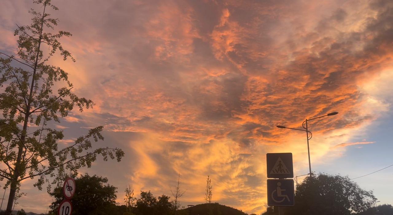 发张你手机里最美的夕阳照可以吗美到你心里面了吗？