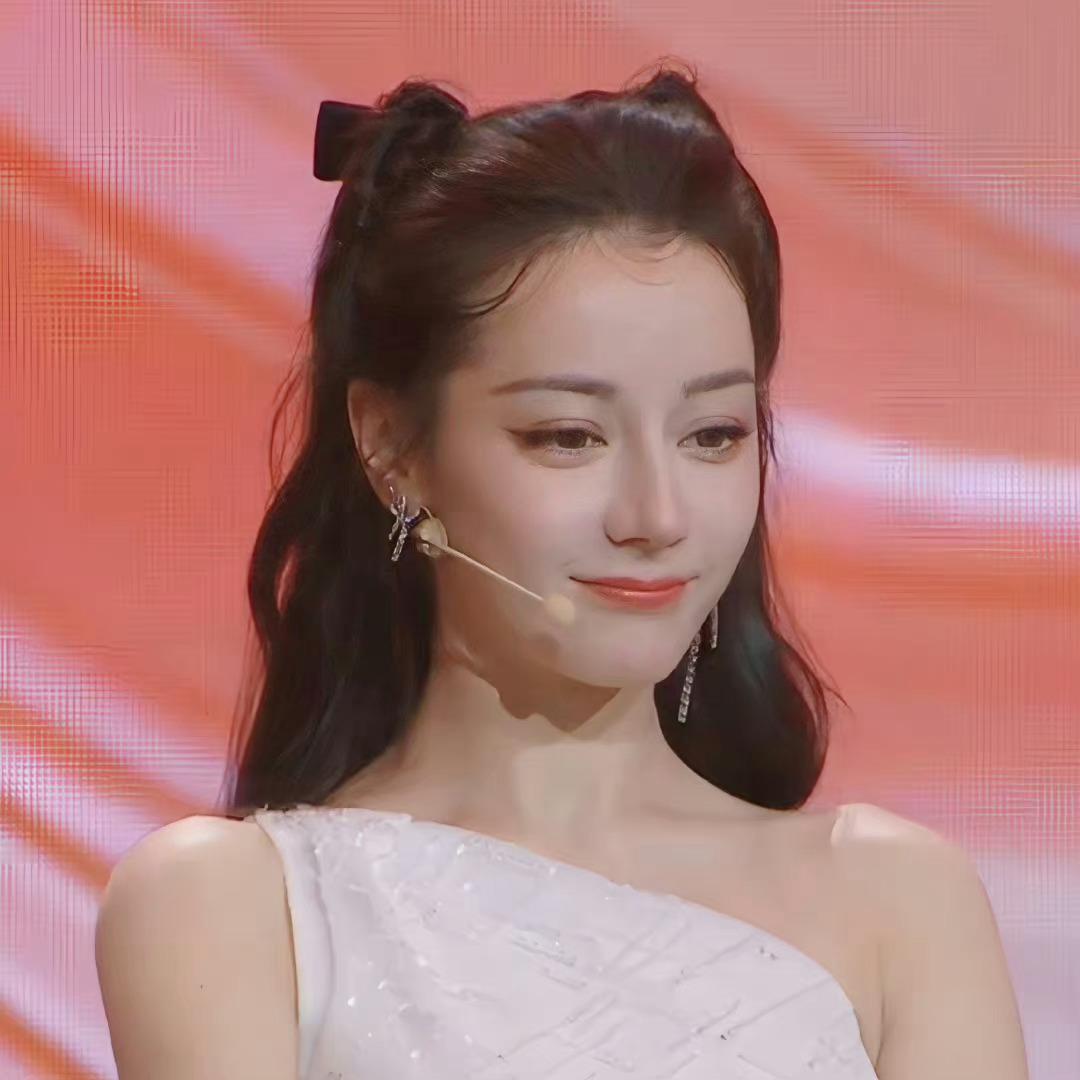 #迪丽热巴 白蝴蝶#这个造型仿佛回到了演高雯的时候感觉迪丽热巴在倒着长[爱你] 