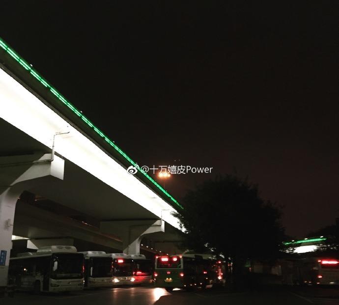 真不知道这次又要冒出啥新“外号”！毕竟之前的“绿化带之神”已经够火了，接下来会是