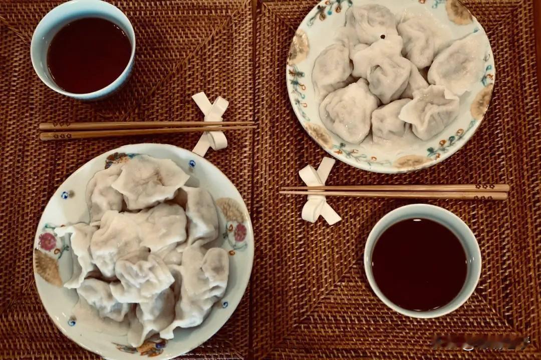 忽然觉得同事从日本出差回来后，感觉不一样了，总感觉怪怪的！看着我们喜欢笑，说话喜