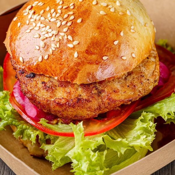 近日，河南一女老师和一个学生交流时，意外看到了这名学生的愿望，纸条上清晰地写着几