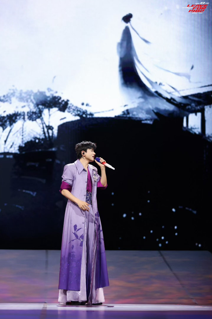 张杰杭州演唱会过审张杰9月要开始新巡演新主题的演唱会了！首站杭州来了！哈哈哈哈最