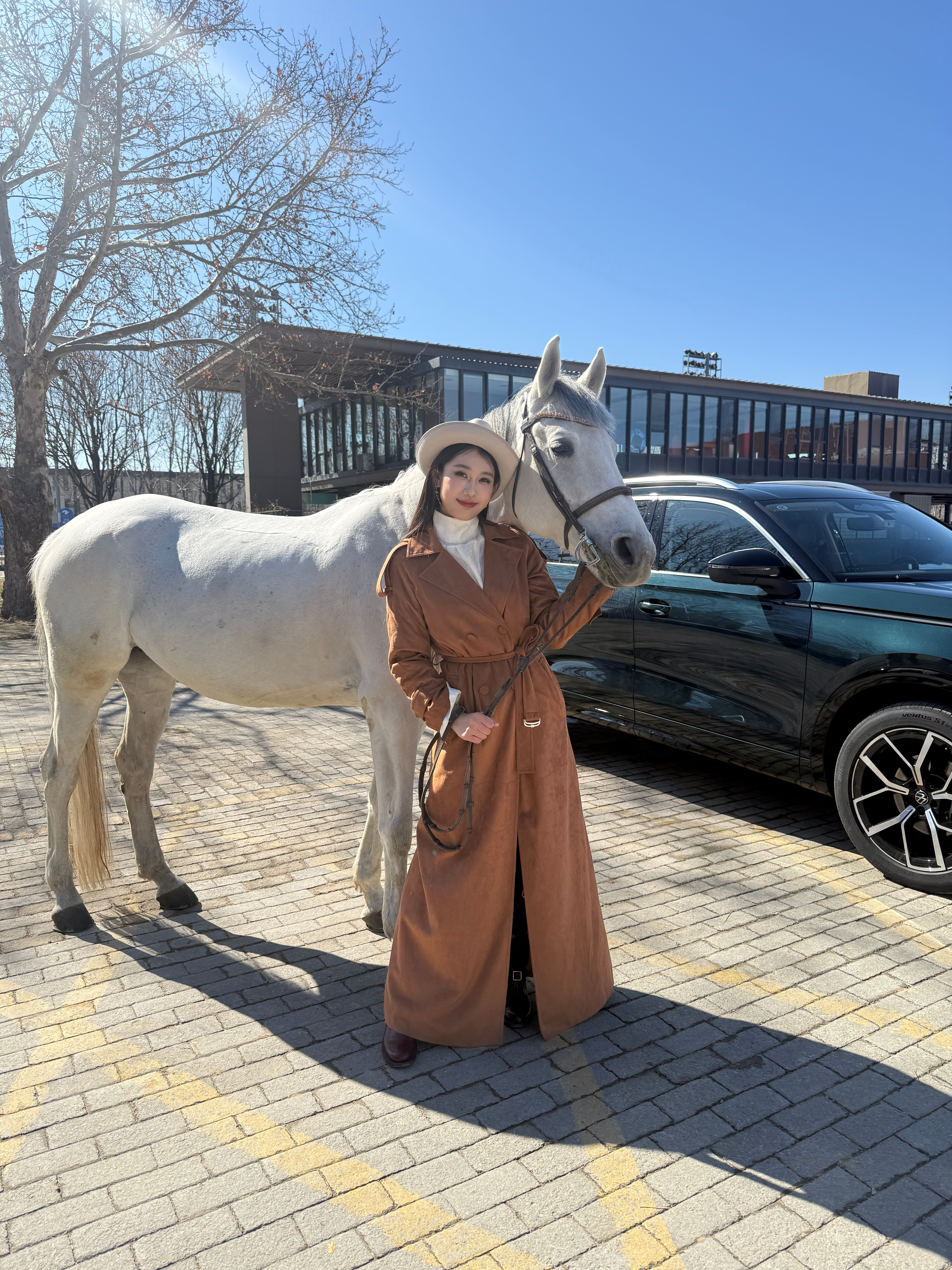 今天上午的拍照搭子🐎帅不帅？我和我的白马王子🤴我与汽车的日常卷妹的日常 北京