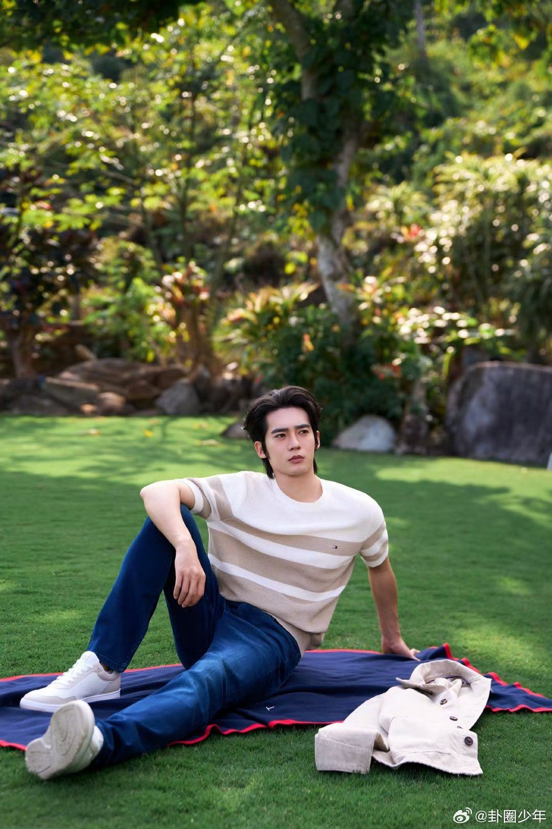 于适回归极简本真 极于适以极简姿态，诠释松弛与高级 