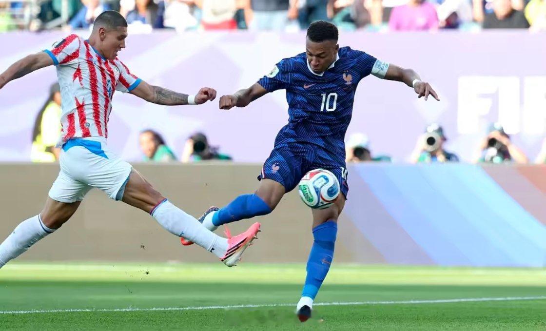美加墨世界杯1/8决赛，法国1-0巴拉圭，晋级8强，姆巴佩打入全场唯一一粒进球。