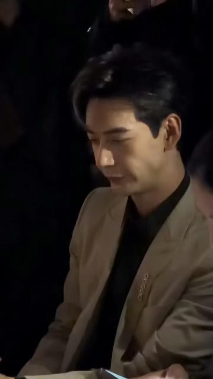 今晚迪奥高珠晚宴上的周也，陈星旭 