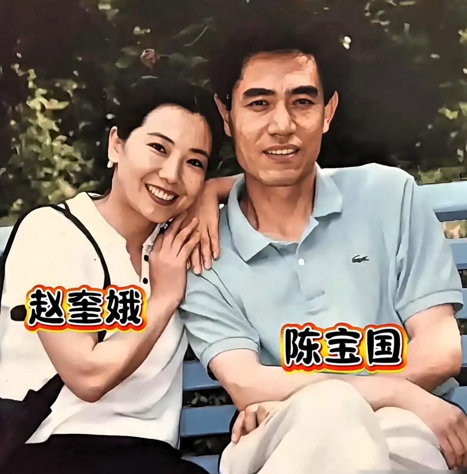 一次约会迟到，直接毁掉三年感情。
你敢信？
黄梅莹在剧院后台卸妆，金鑫就躲在最后