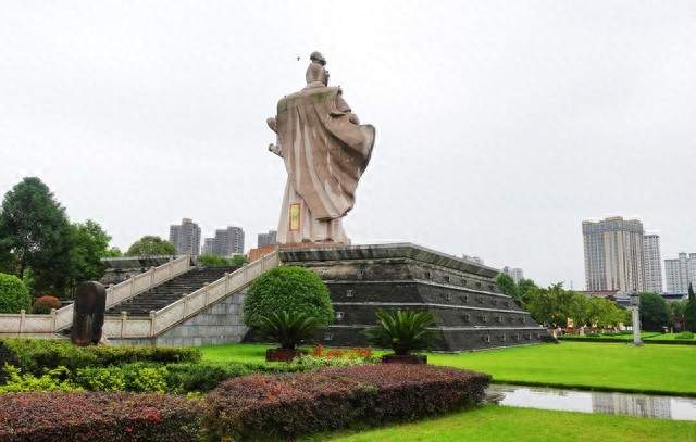 刘邦：全网最被低估的“混混皇帝”，开挂的人生全靠会“薅队友