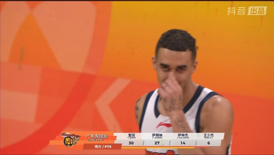 随着广东男篮客场战胜辽篮。闹心上火一定广东男篮球迷而不是辽篮球迷。口口声声说我广