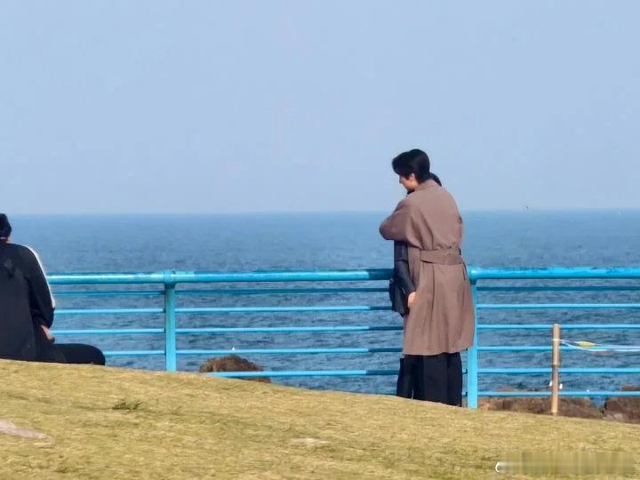 关晓彤林一拥抱路透关晓彤林一海边拥抱谁懂关晓彤林一这个海边拥抱啊！苏知秋和宋逢夏