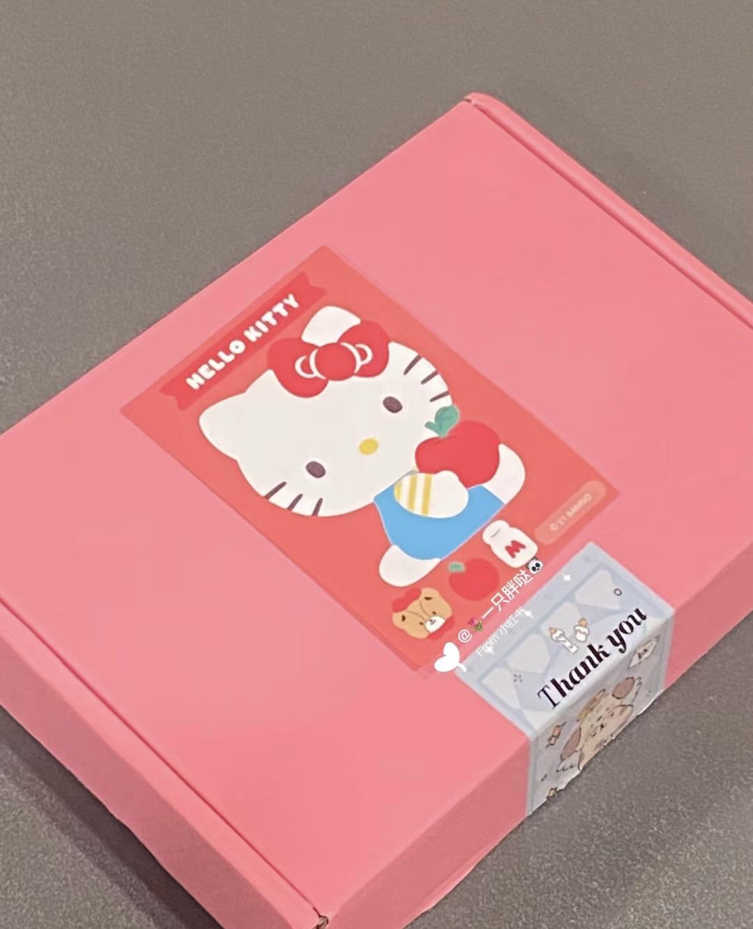 好喜欢这个Kitty猫补妆镜  好朋友我们一人一个