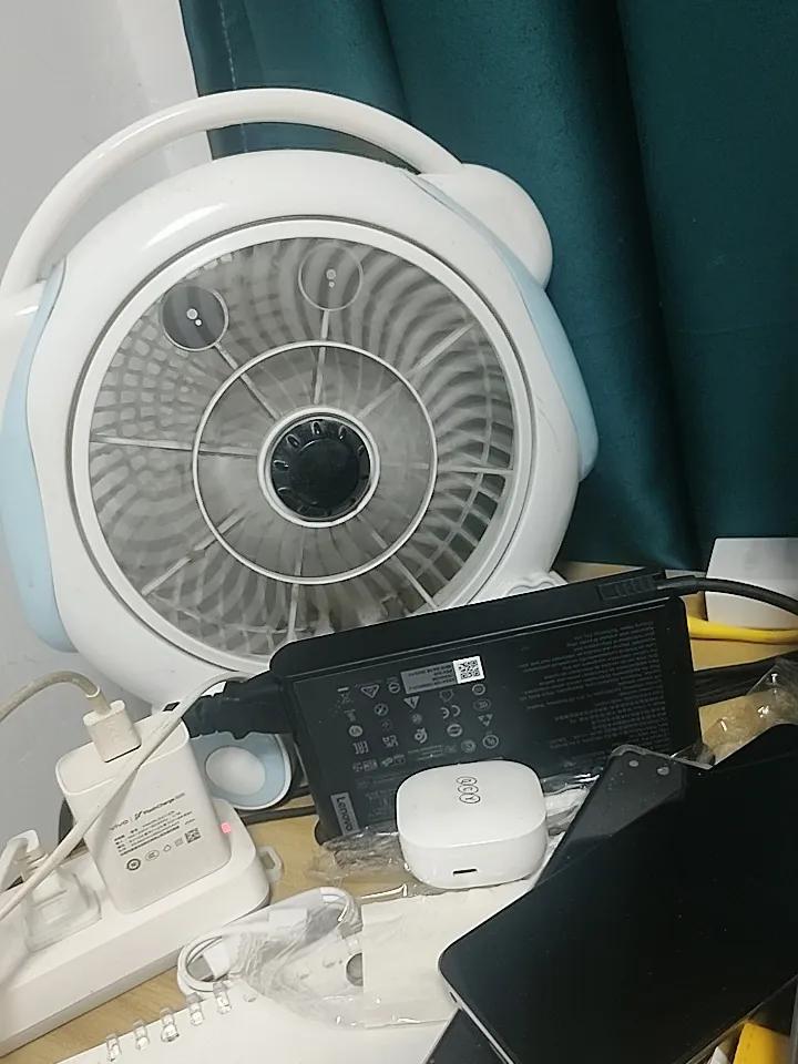 大风车吱呀吱呀的转