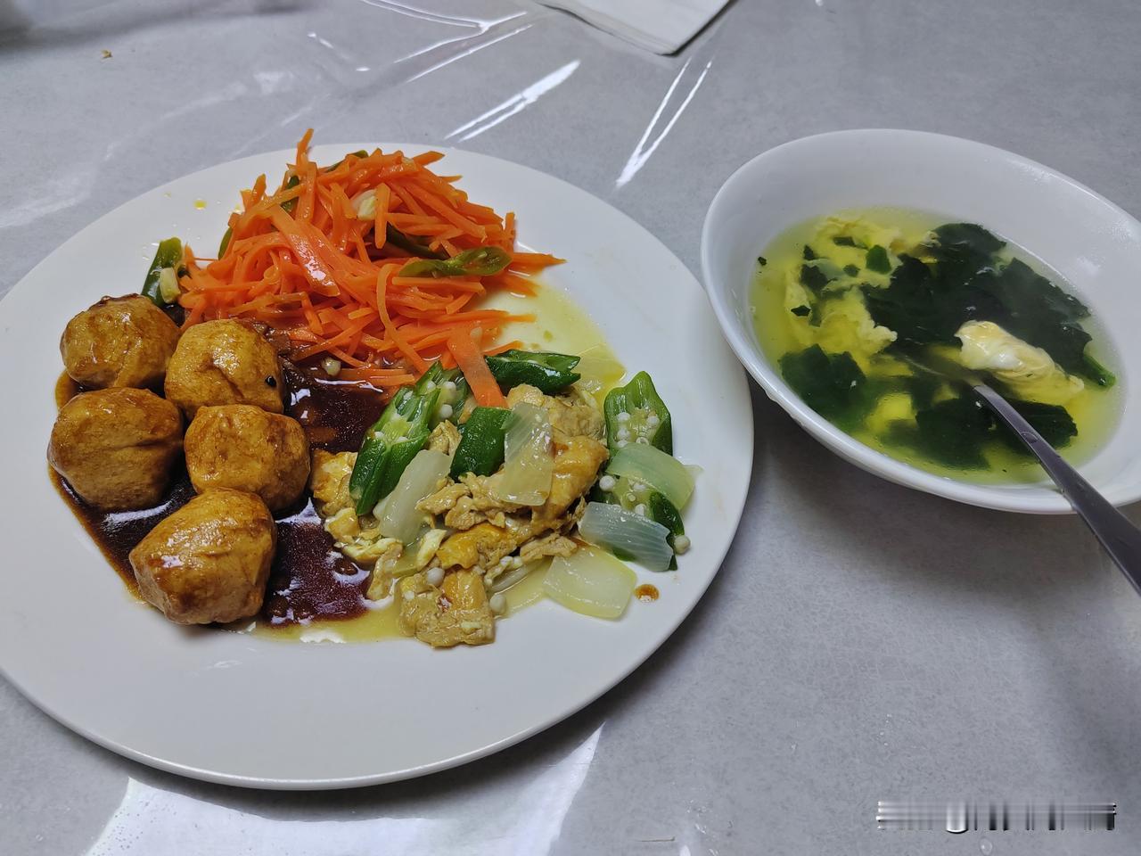 今天浏览今日头条的时候，无意间看到了一位船员写的文章，太感同身受了，简直就是描写