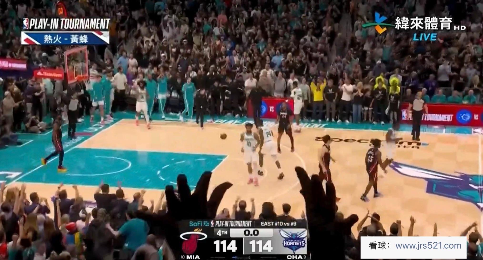 热火和黄蜂加时了，好看好看，黄蜂最后连进两个高难度三分追上了……科比怀特那个球真