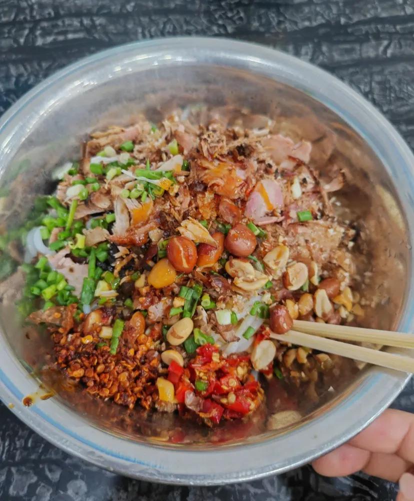 柳州行提升快乐小技巧柳州很不错，很推荐大家去
1.吃:不需要排队，错开时间去，省