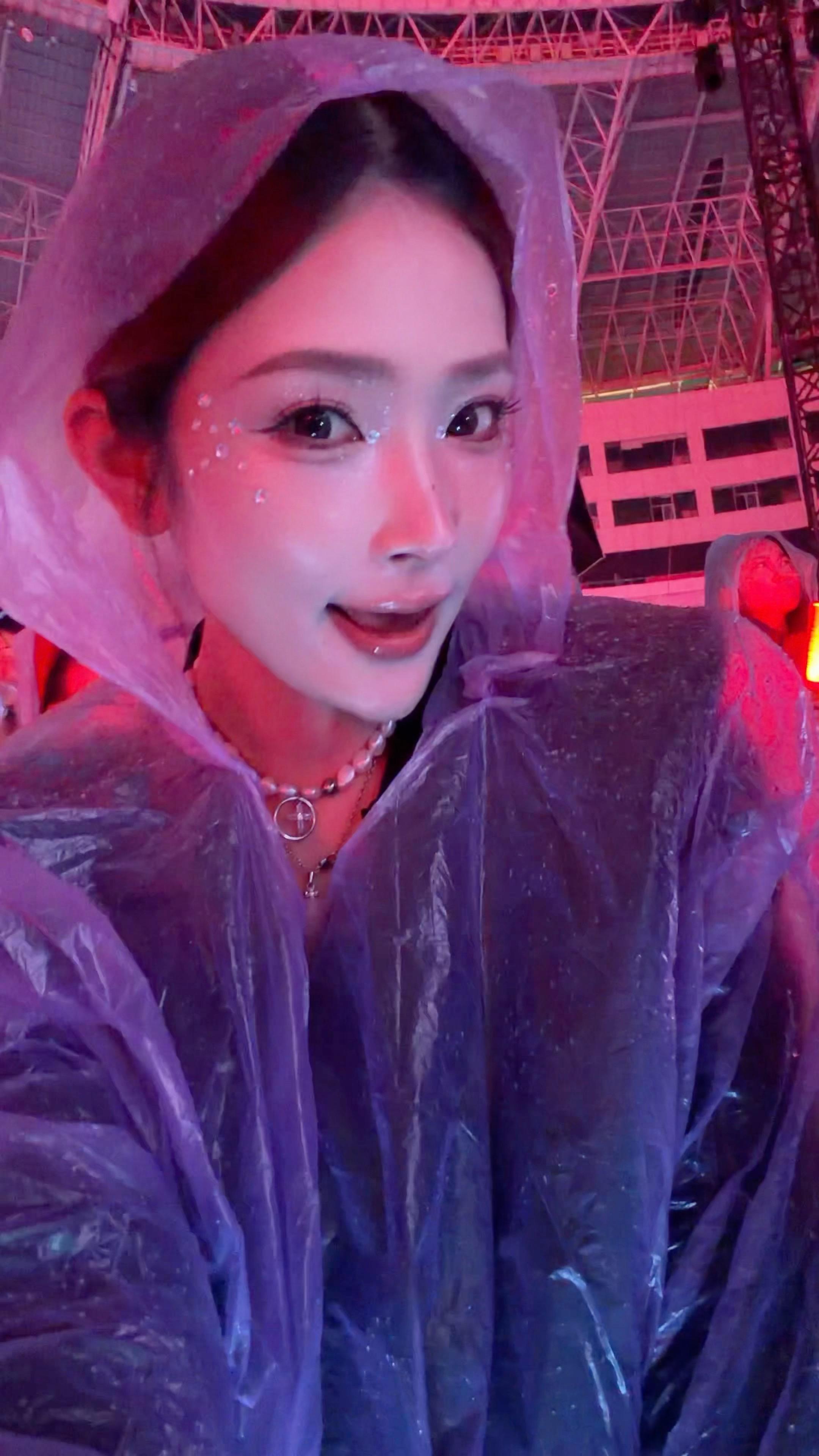 戒断反应中😭 感谢蔡姐给机会让我怪美的
