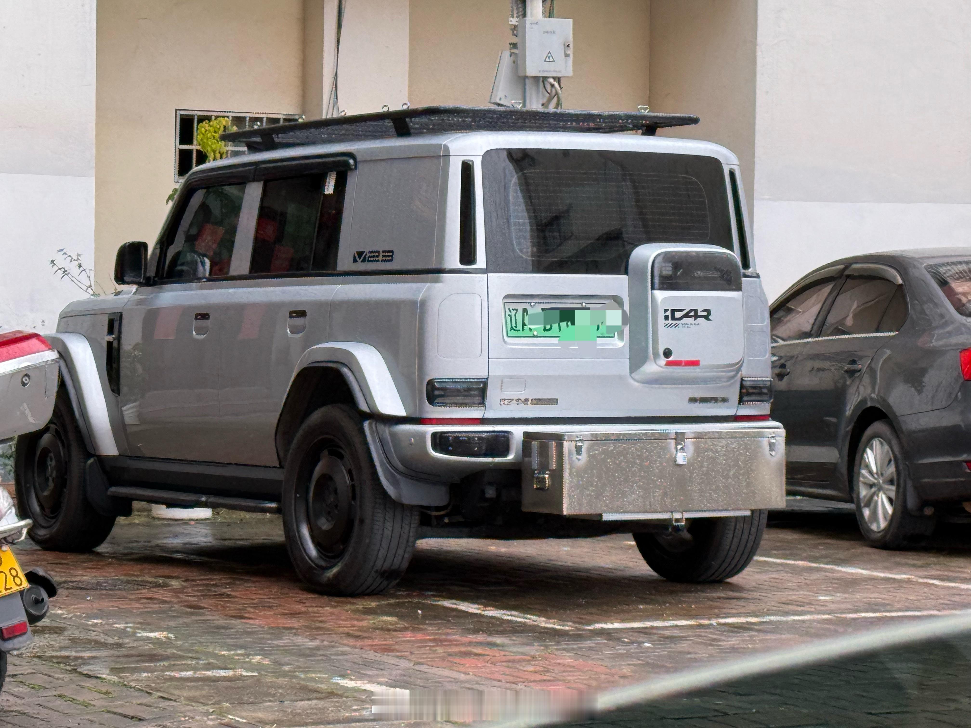 这位老哥加的这个icar v23的尾箱是要装什么呢？，我是没有理解到啊。。。方正