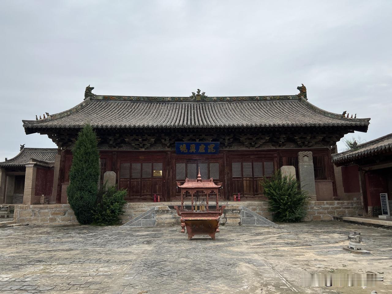 山西忻州洪福寺，创建年代不详，但据寺内碑记至迟建于北宋，元、明、清历代都有重修。