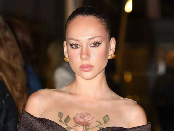 【姆巴佩女友辟谣分手】姆巴佩女友怒斥谣言 姆巴佩的女友、西班牙女演员埃斯特尔·埃
