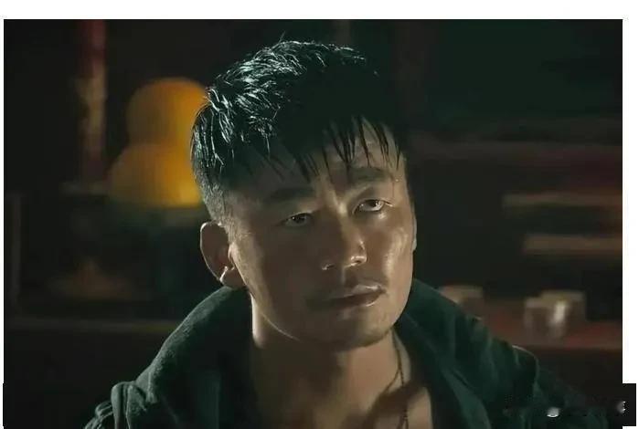 王宝强又一次赌上全部，
这次真的太疯了！
 
直接抵押自己房产，砸2.5亿全力拍