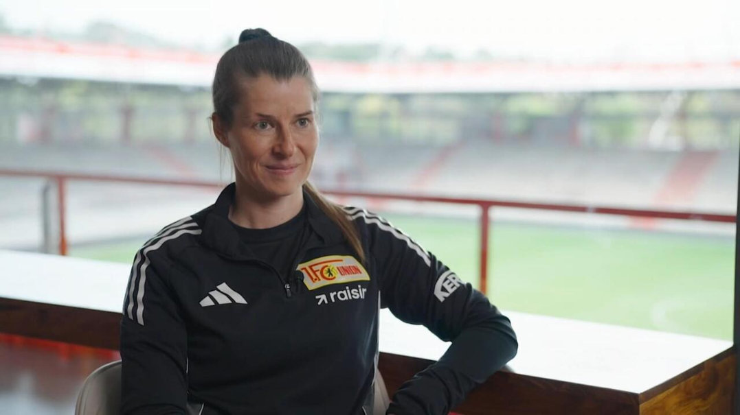 孔帕尼在对阵皇马比赛前的新闻发布会上谈到了你，你看到那段了吗？玛丽-路易丝·埃塔