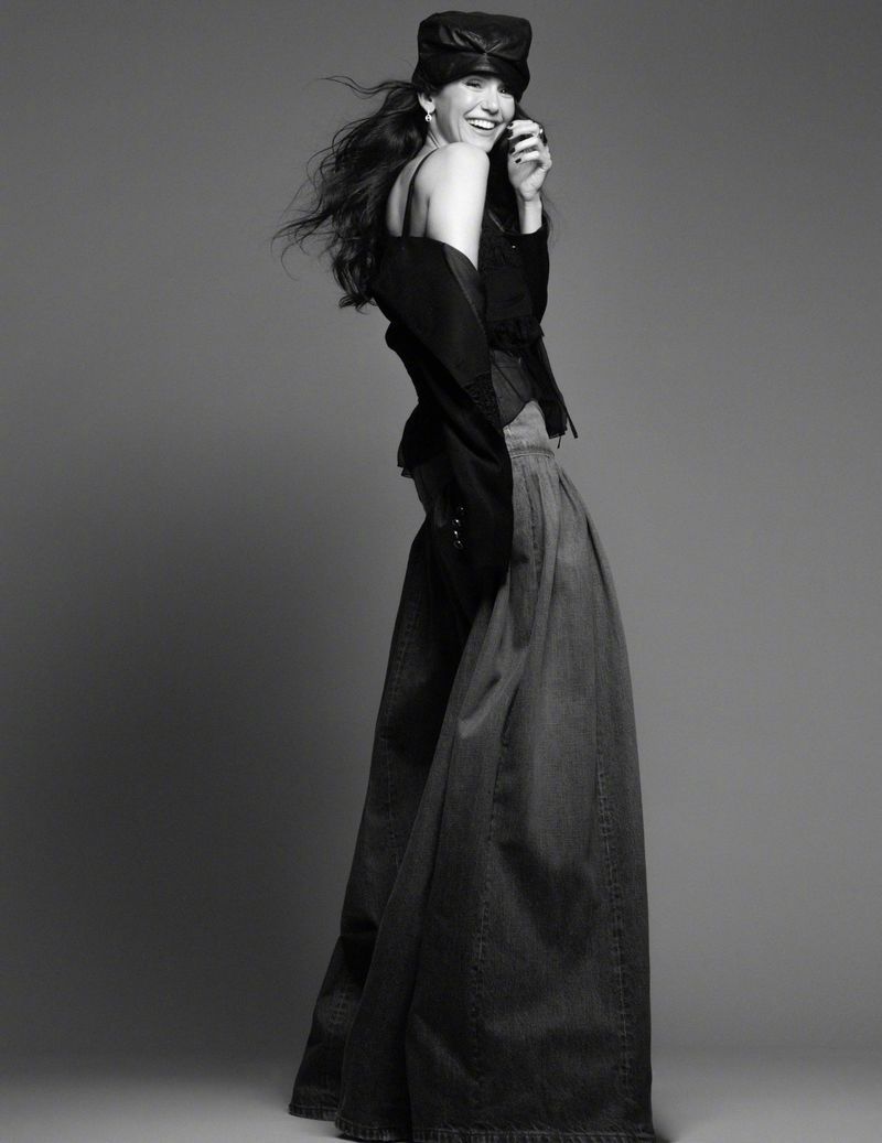 Flaunt Magazine 新期封面人物，当年的吸血鬼日记的女主Nina D