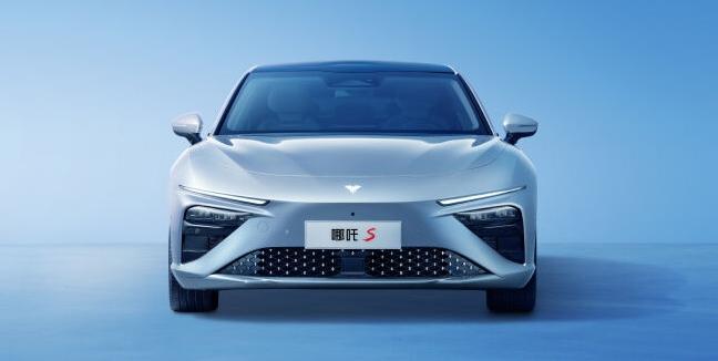 【车视头条】2024款哪吒S将于7月20日上市，新车定位中大型车。据悉，新车预计