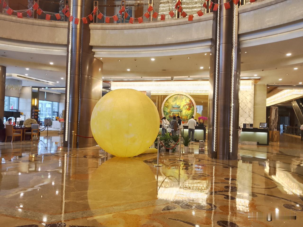 儿子对我们是真孝顺，还是自己讲究享受？我真的捉摸不透！

10月2日，看罢动物园