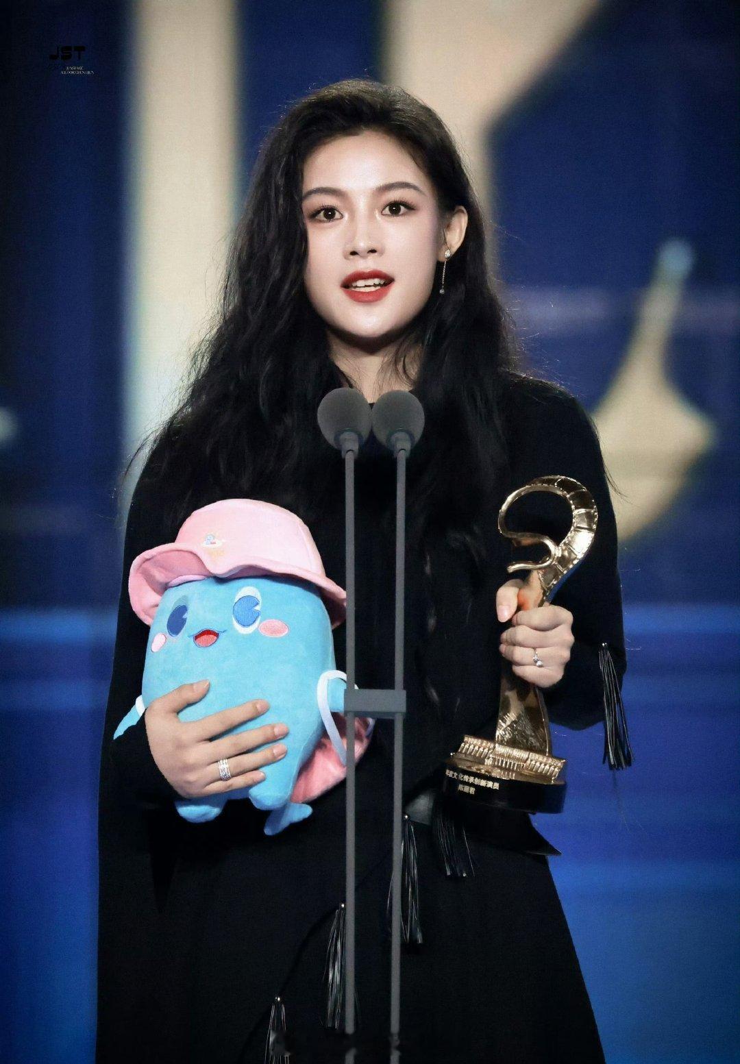 中国电影大数据荣誉之夜陈丽君现场图，姐姐这个状态也太好了吧[偷乐][偷乐] ​​