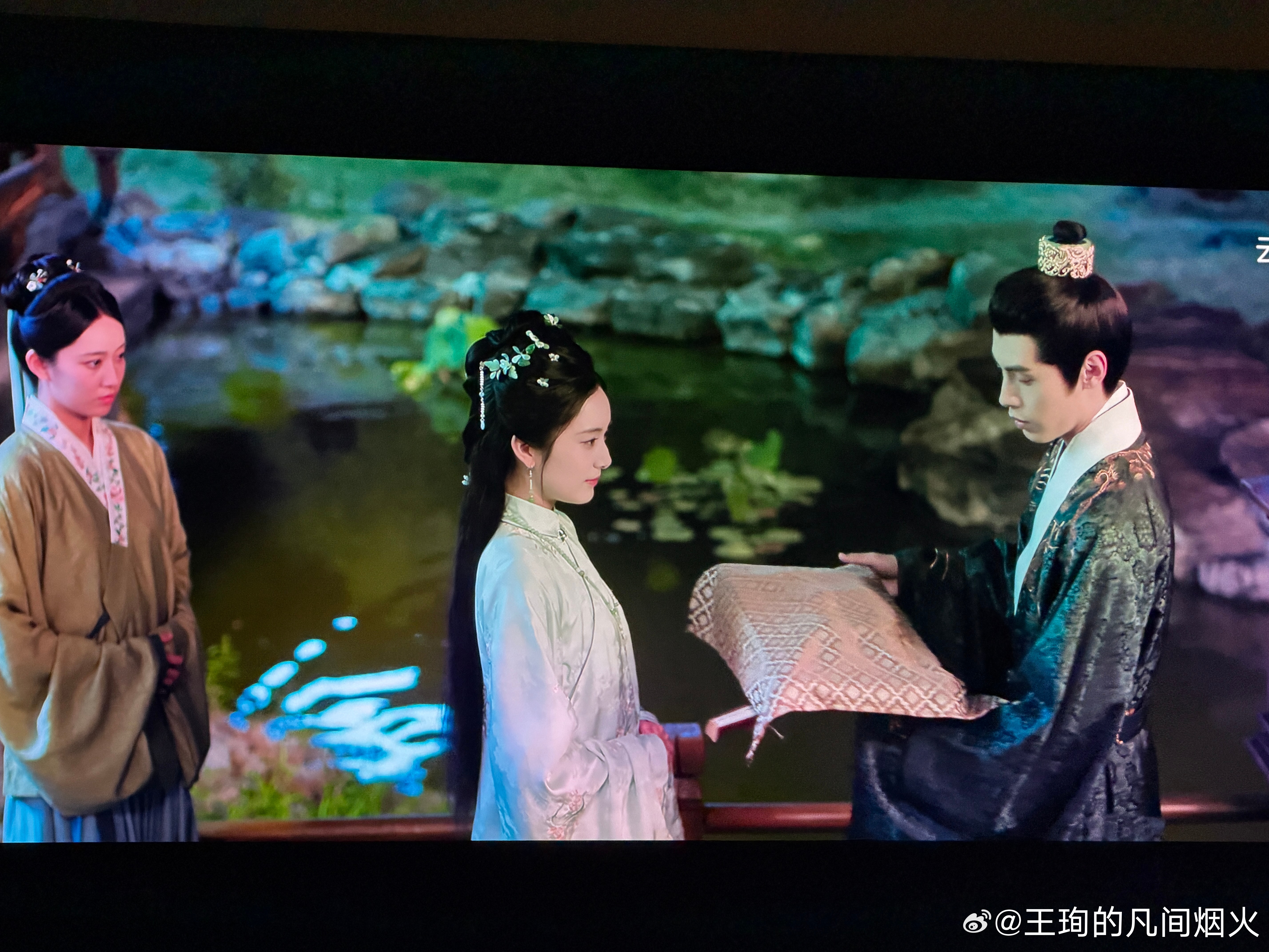 幸好《百花杀》播在了前面，董子凡已经坐实了赤诚又深情的“世子妃”人设，不然再看《