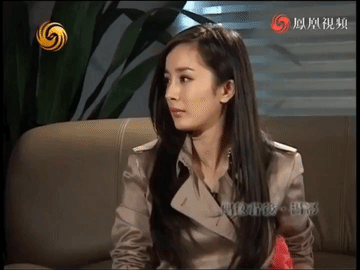 一码归一码，杨幂笑嘻嘻的谈跟工作人员开玩笑这段，感觉挺不尊重人的，讲真一点也不好