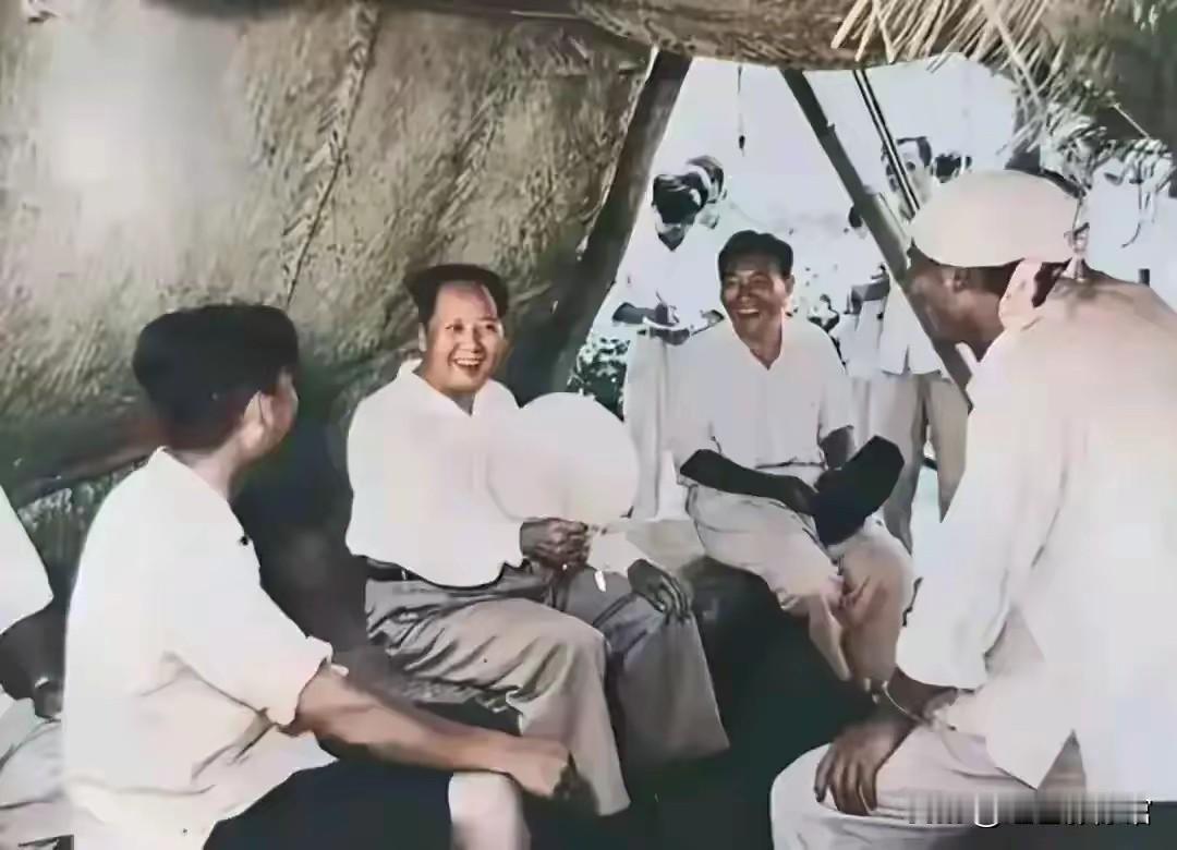 茅草屋里的主席