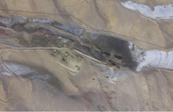 美军4架B2投掷重型炸弹，伊朗导弹基地隧道终于坍塌，此举对中方也是个警告！
 