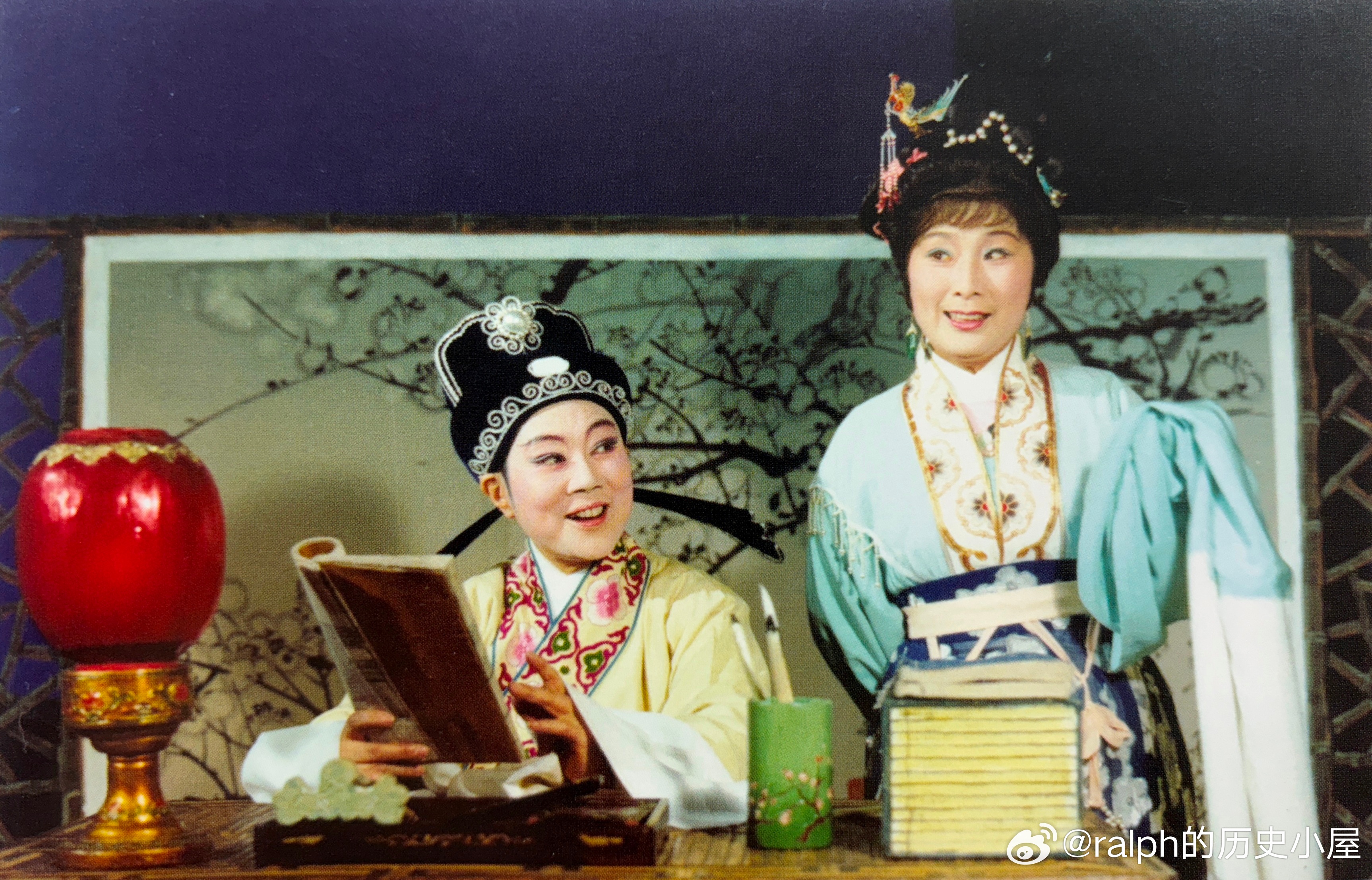 1983年《李娃传》，范瑞娟饰演郑元和，傅全香饰演李亚仙越剧