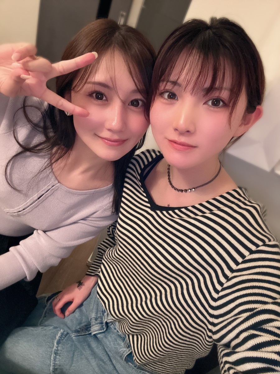 [抱一抱]喜欢了昨天的NaaMako。其实我投的第一个视频是NaaMako的tw